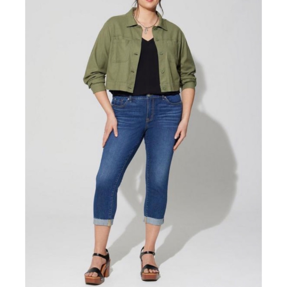 🆕 Crop Boyfriend Straight Vintage Stretch Mid Rise Jean 18 NWT Torrid New!